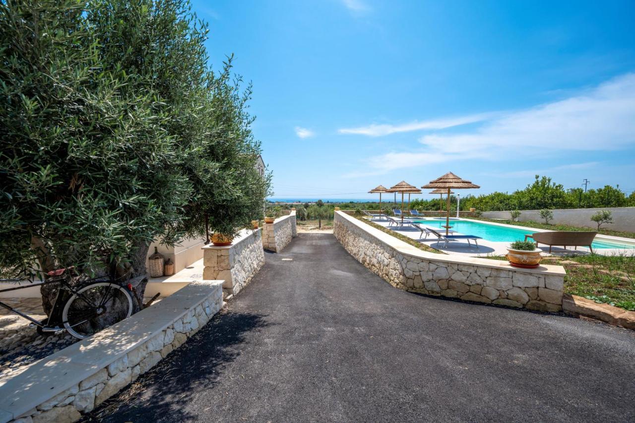 Villa Carmiano: Luxury Seaside Retreat with Spa and Pool Avola Exterior photo