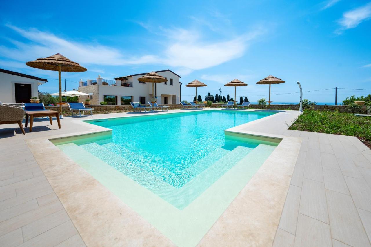 Villa Carmiano: Luxury Seaside Retreat with Spa and Pool Avola Exterior photo